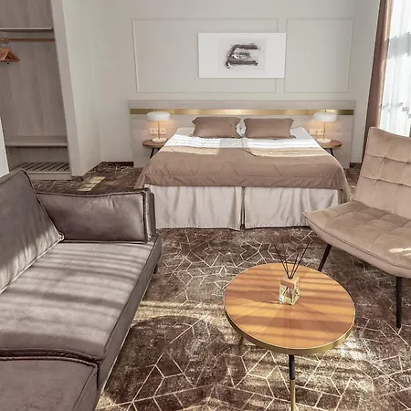 Old Mill Comfort فندق